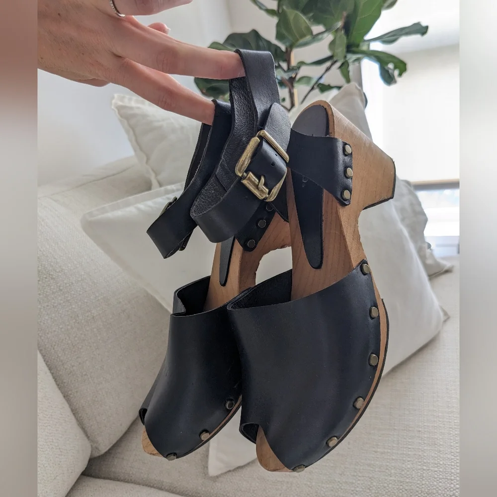 Lisa B Peep Toe Wooden Clog - Picture 13 of 14